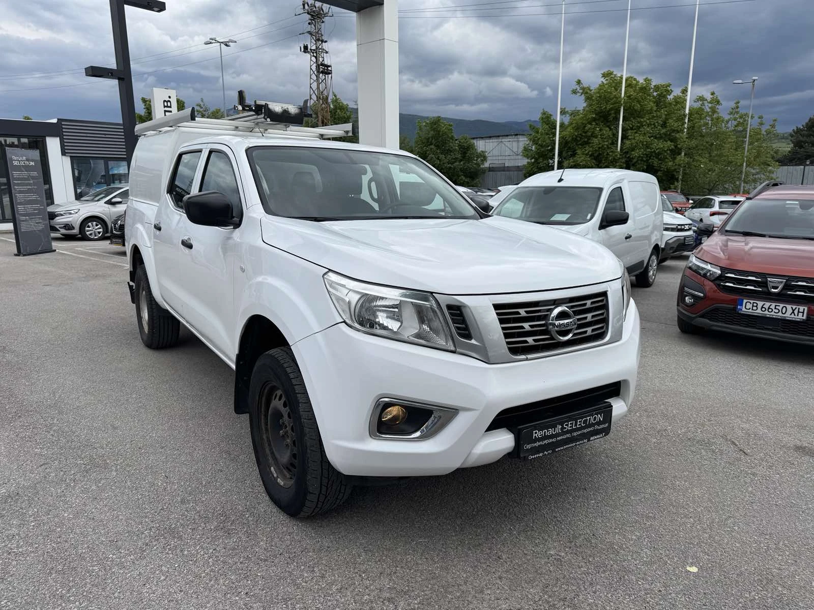 Nissan Navara 2.3 Dci, снимка 8 - Автомобили и джипове - 54640770