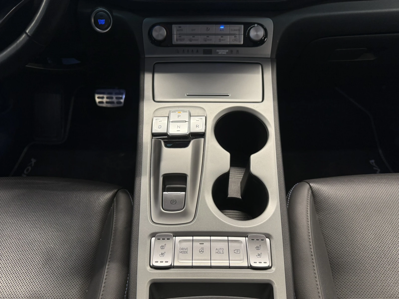 Hyundai Kona EV 64kWh PREMIUM, снимка 14 - Автомобили и джипове - 54691264
