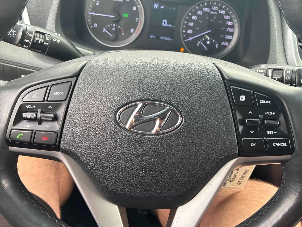 Hyundai Tucson SE/CARFAX/КОЖА/ПОДГРЕВ/ПАНОРАМА, снимка 7 - Автомобили и джипове - 54750412