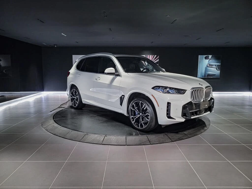 BMW X5 40i* M-SPORT* HEAD-UP* LASER* SKY LOUNGE* ОБДУХ, снимка 3 - Автомобили и джипове - 54944329