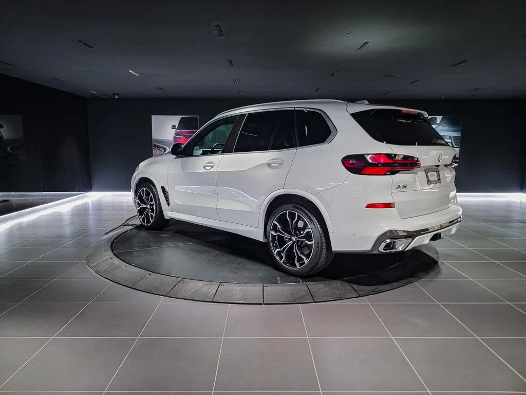 BMW X5 40i* M-SPORT* HEAD-UP* LASER* SKY LOUNGE* ОБДУХ, снимка 6 - Автомобили и джипове - 54944329