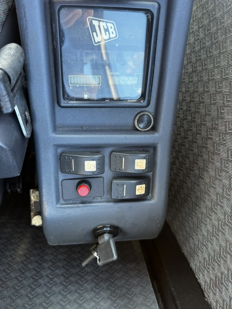 Багер JCB 8060, снимка 17 - Индустриална техника - 53122928