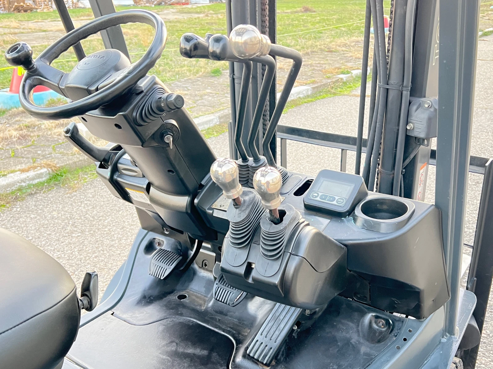  Toyota  /   /   | Mobile.bg   12