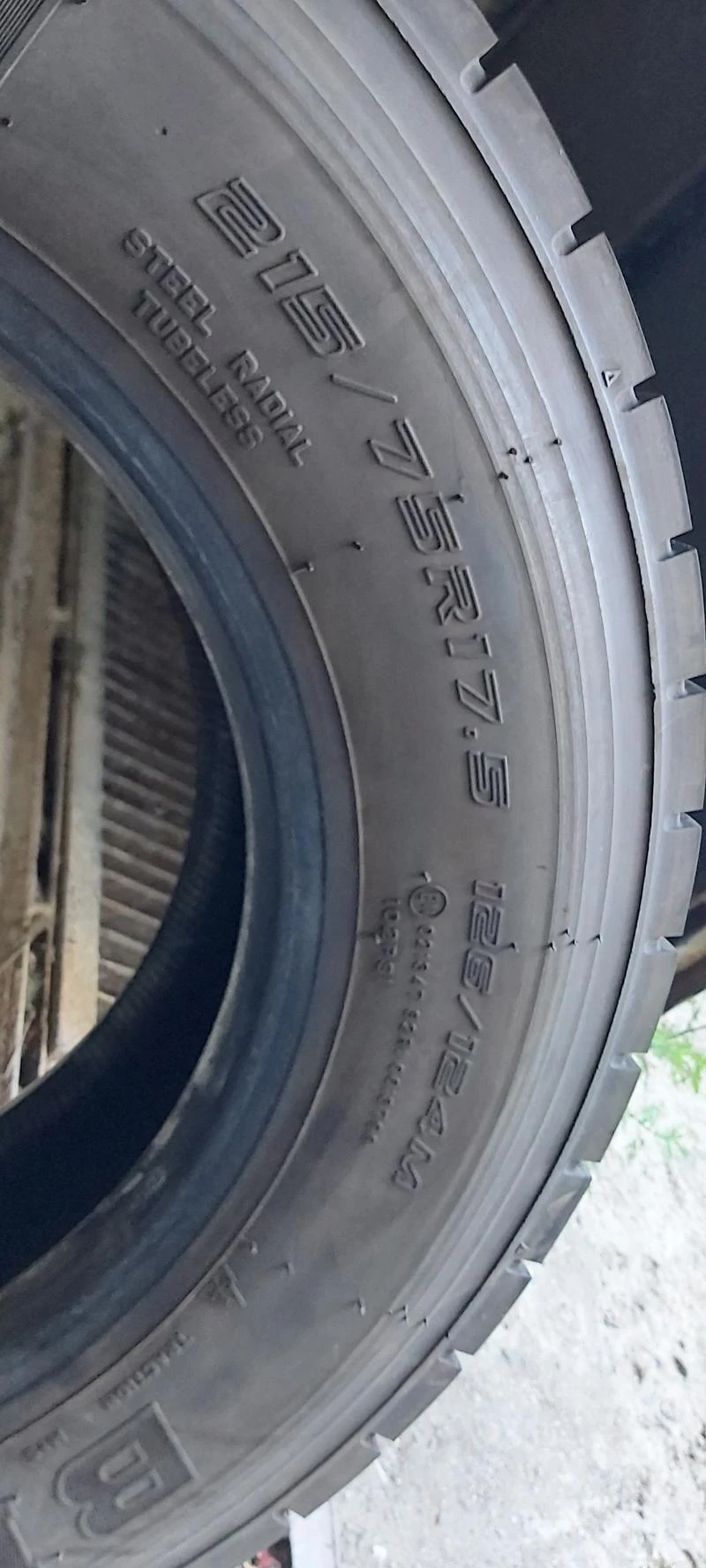 Гуми Летни 215/75R17.5, снимка 5 - Гуми и джанти - 41999147