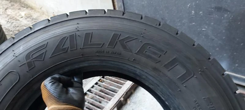 Гуми Летни 215/75R17.5, снимка 4 - Гуми и джанти - 41999147