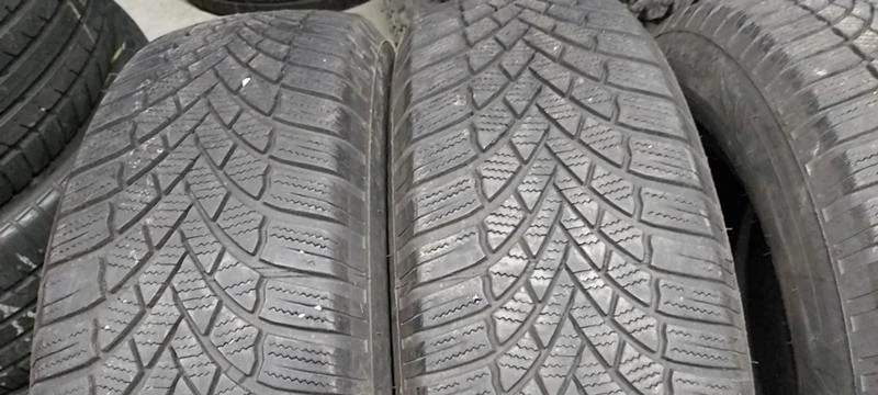 Гуми Зимни 225/65R17, снимка 2 - Гуми и джанти - 35606601