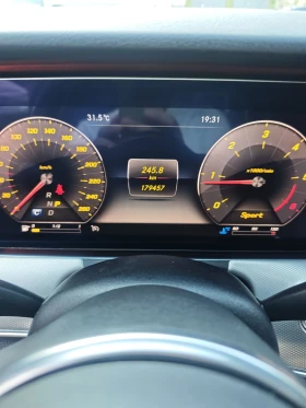 Mercedes-Benz E 220 AMG, ДИГИТАЛ, АМБИЕНТ, КАМЕРА, ПОДГРЕВ, ФУЛ , снимка 13