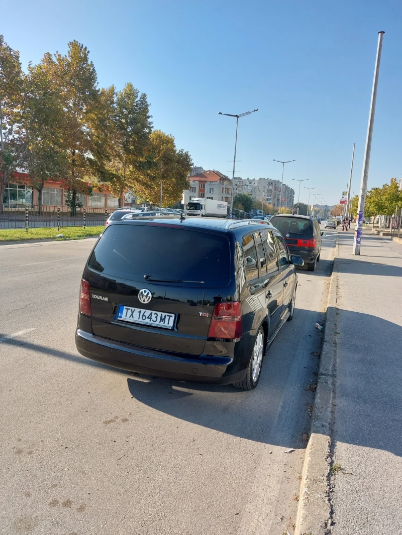 VW Touran, снимка 3 - Автомобили и джипове - 47728207