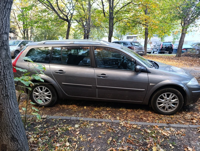 Renault Megane 1.6, снимка 2 - Автомобили и джипове - 47877877