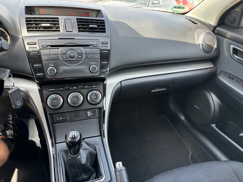 Mazda 6 1.8-120кс, снимка 12 - Автомобили и джипове - 51541992