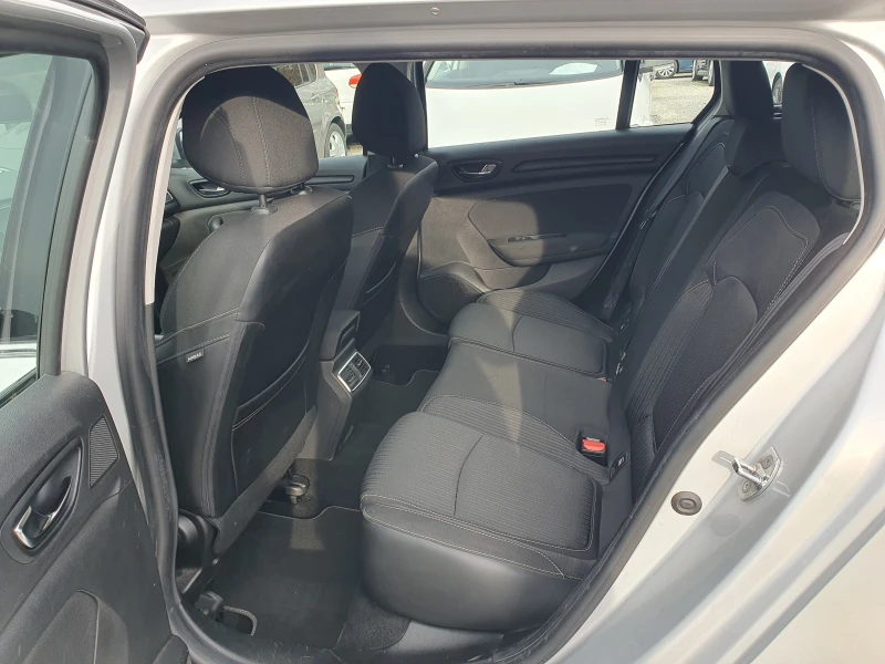 Renault Megane 1.5/110кс, снимка 11 - Автомобили и джипове - 52390844