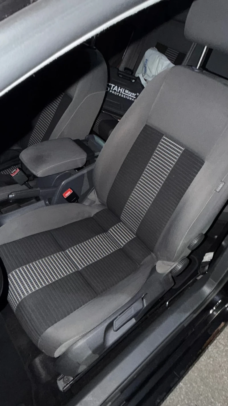 VW Golf 1.9TDI, снимка 8 - Автомобили и джипове - 52539729