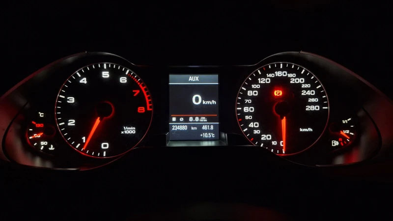 Audi A4 Avant 2.0 TFSI, 2010г., снимка 10 - Автомобили и джипове - 52612574