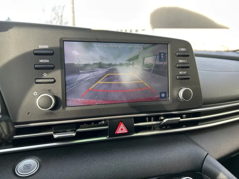 Hyundai Elantra Preferred* Preferred IVT w/Sun & Tech Package, снимка 16 - Автомобили и джипове - 53406110