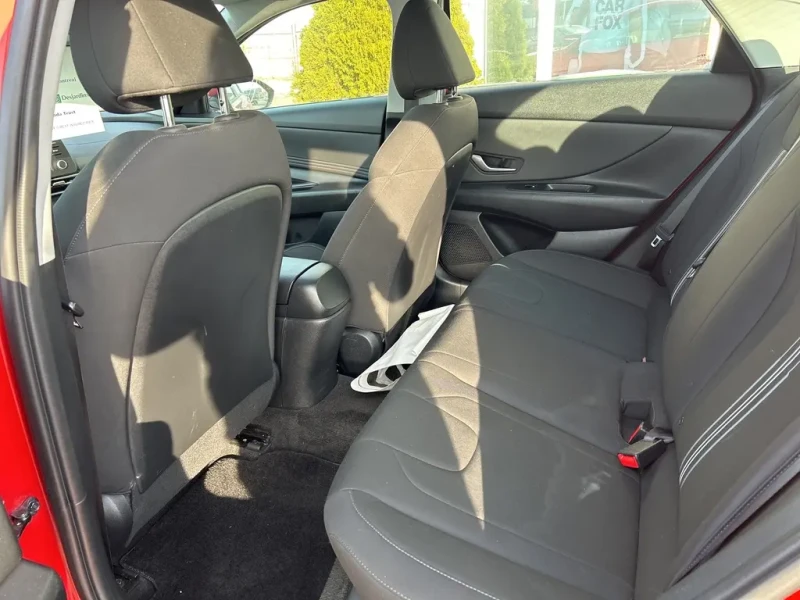 Hyundai Elantra Preferred* Preferred IVT w/Sun & Tech Package, снимка 15 - Автомобили и джипове - 53406110