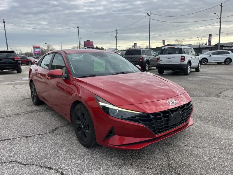 Hyundai Elantra Preferred* Preferred IVT w/Sun & Tech Package