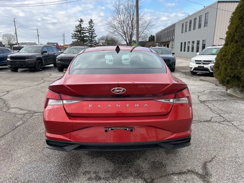 Hyundai Elantra Preferred* Preferred IVT w/Sun & Tech Package, снимка 5 - Автомобили и джипове - 53406110