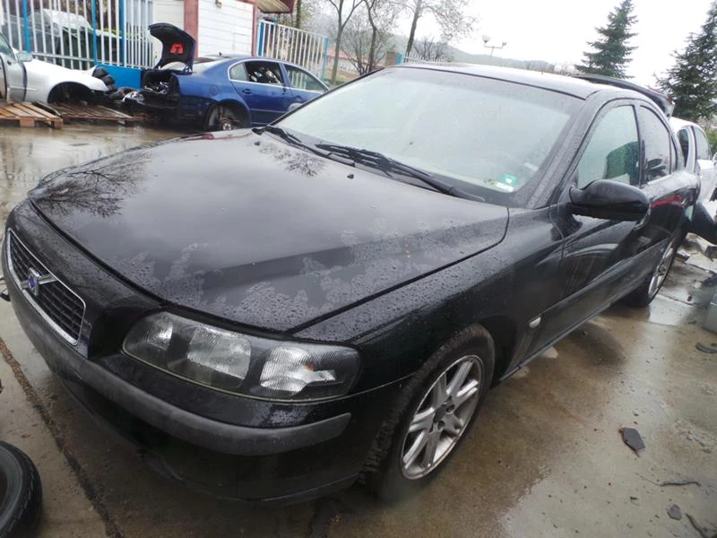 Volvo S60 2.4T, снимка 3 - Автомобили и джипове - 47850461