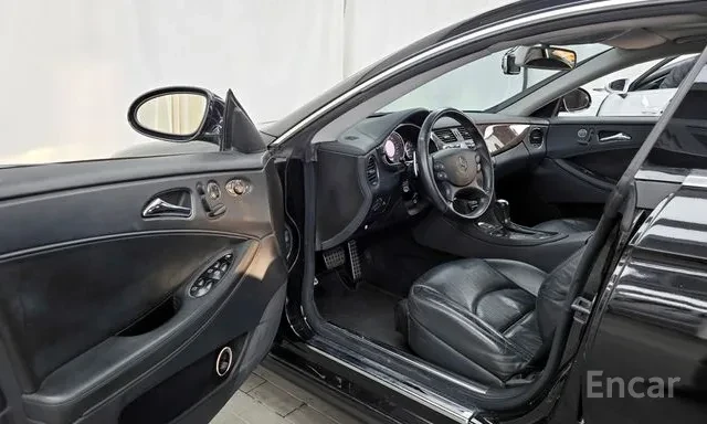 Mercedes-Benz CLS 63 AMG * ОБДУХВАНЕ * AIRMATIC * 96K KM * FULL * , снимка 5 - Автомобили и джипове - 56130337