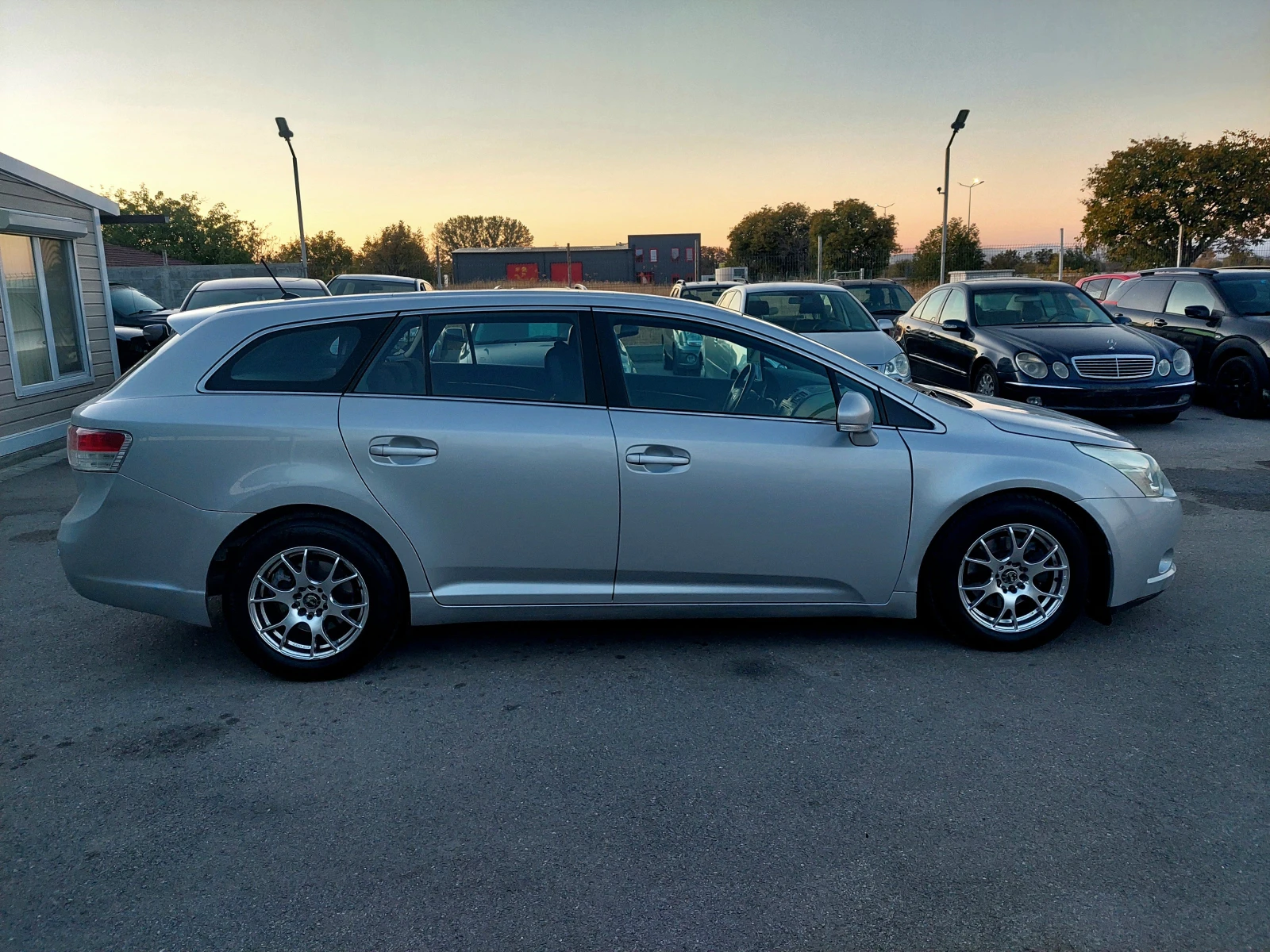 Toyota Avalon 2.0 D4D НАВИ EU5 - изображение 3