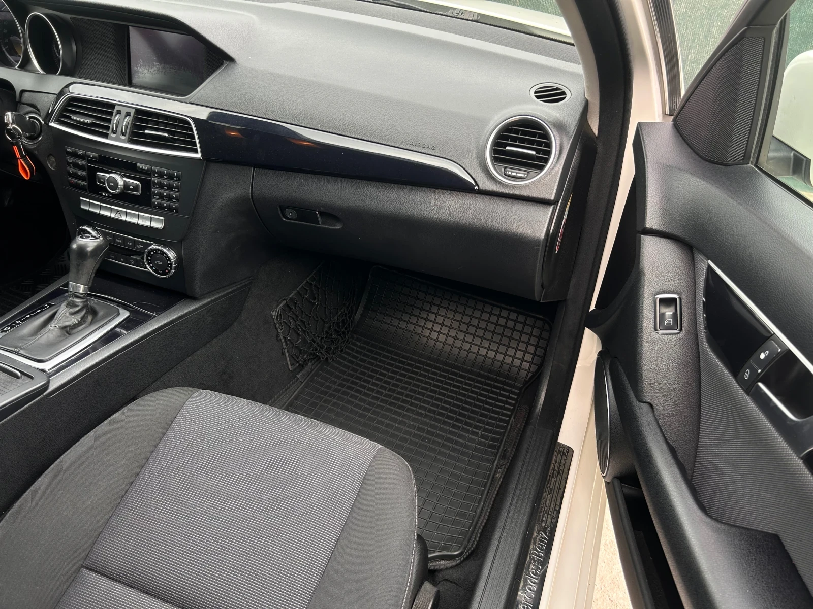 Mercedes-Benz C 250  - изображение 10