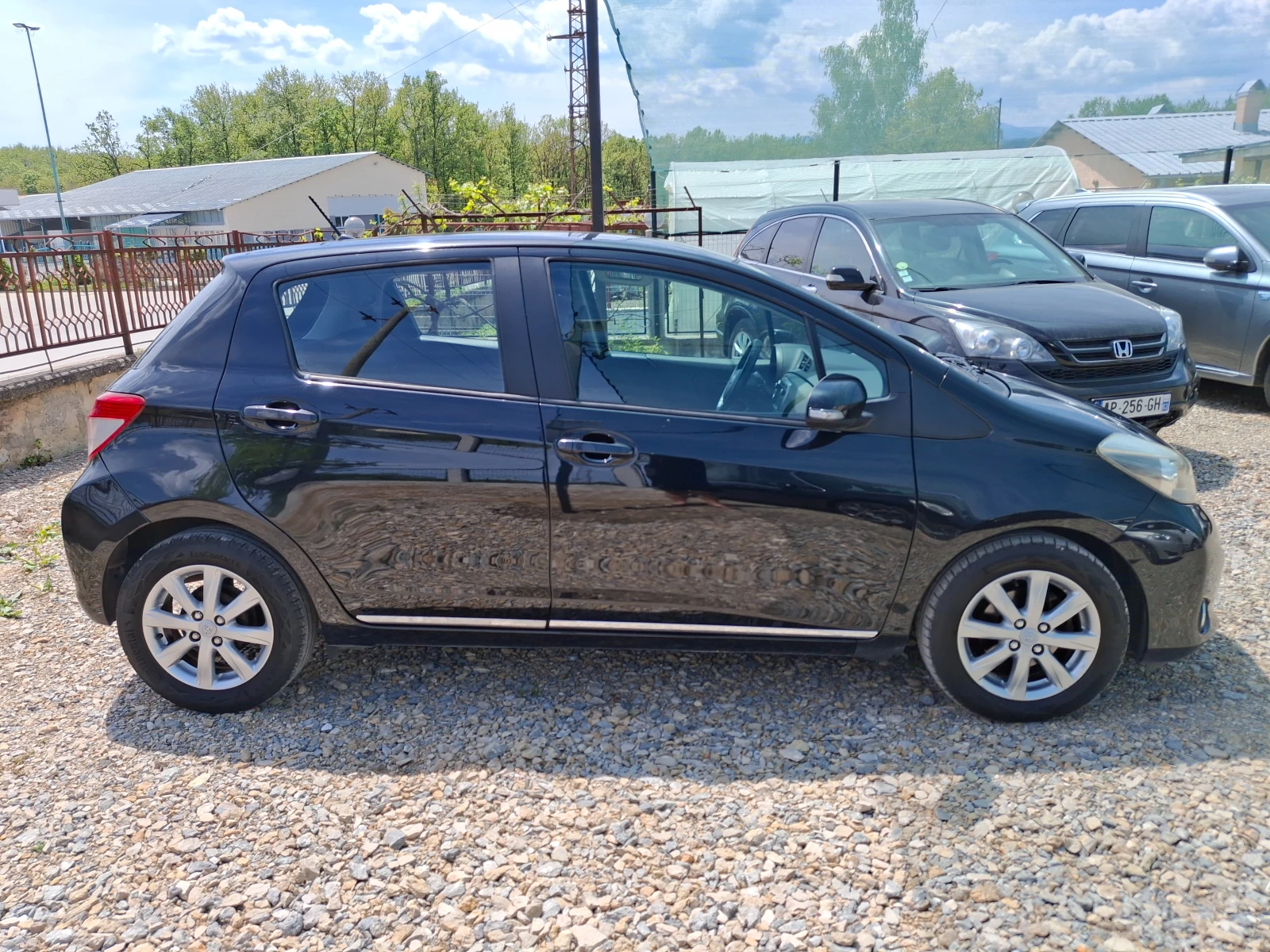 Toyota Yaris 1.4D4D - изображение 4