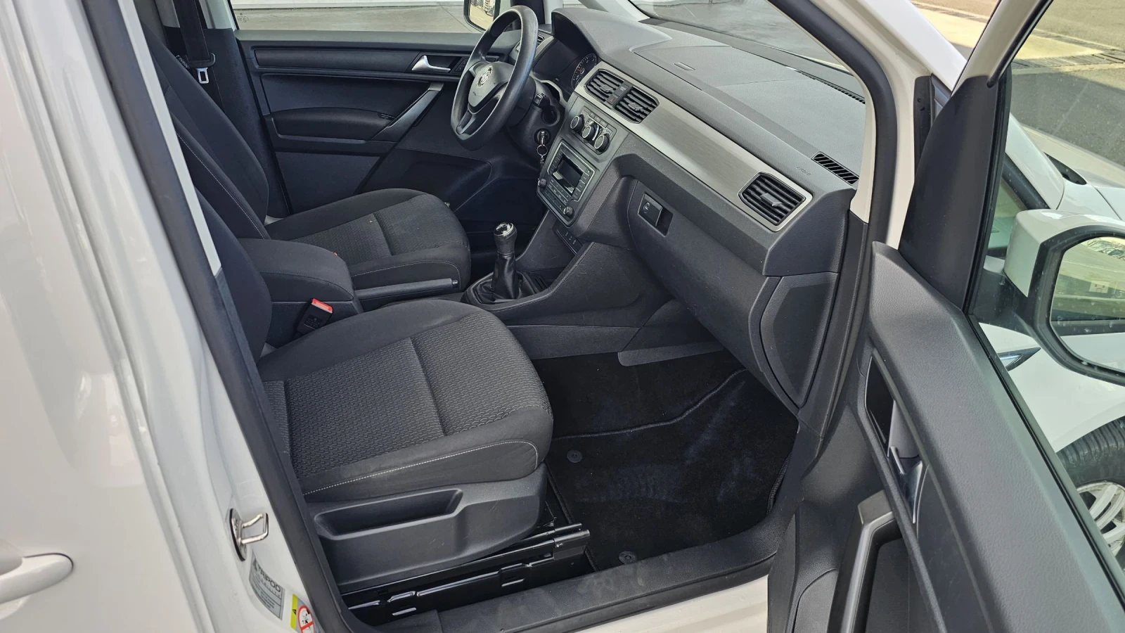VW Caddy 2.0 TDI-2 бр. XL с ПЛАТФОРМА-клима-камера-темпомат | Mobile.bg — изображение 13