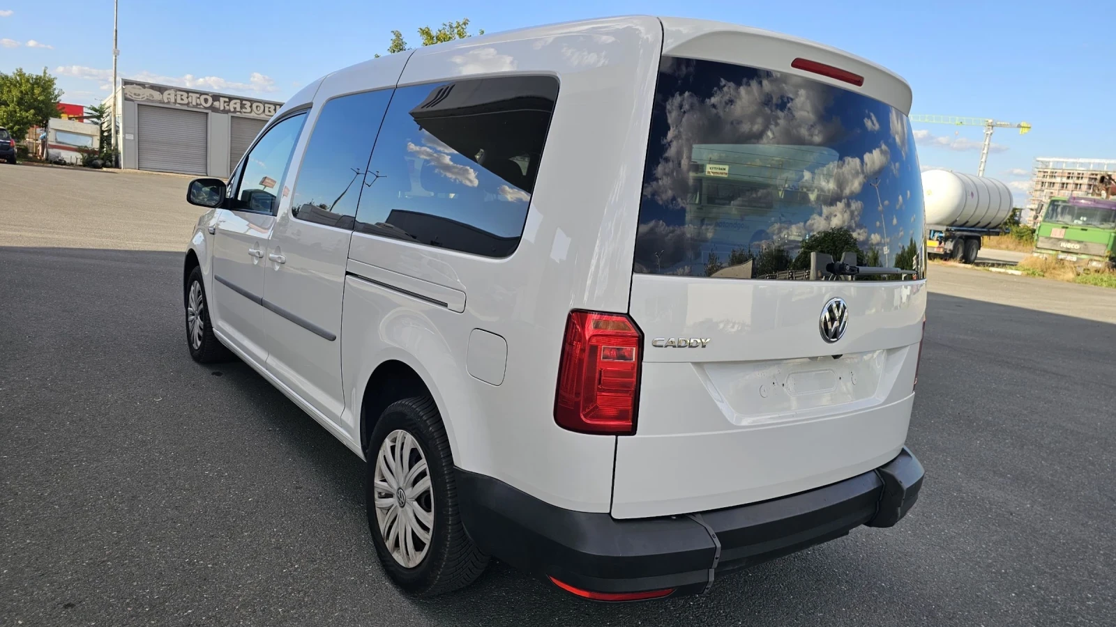 VW Caddy 2.0 TDI XL-МАКСИ с ПЛАТФОРМА-клима-камера-темпомат - изображение 6