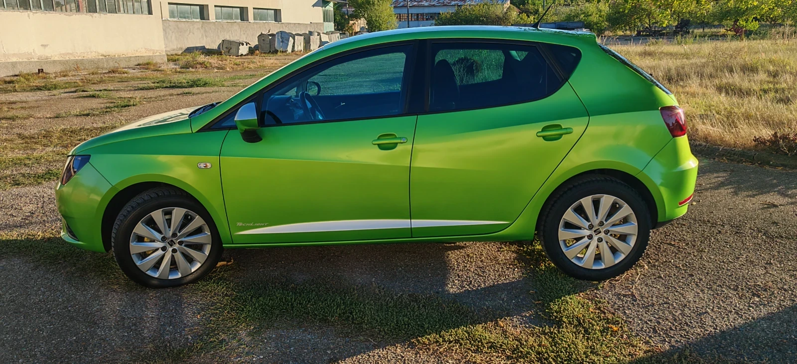 Seat Ibiza СТ хечбек - изображение 4