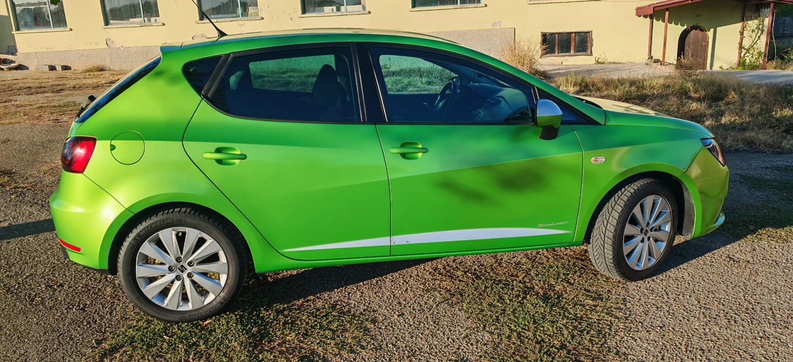 Seat Ibiza СТ хечбек - изображение 6