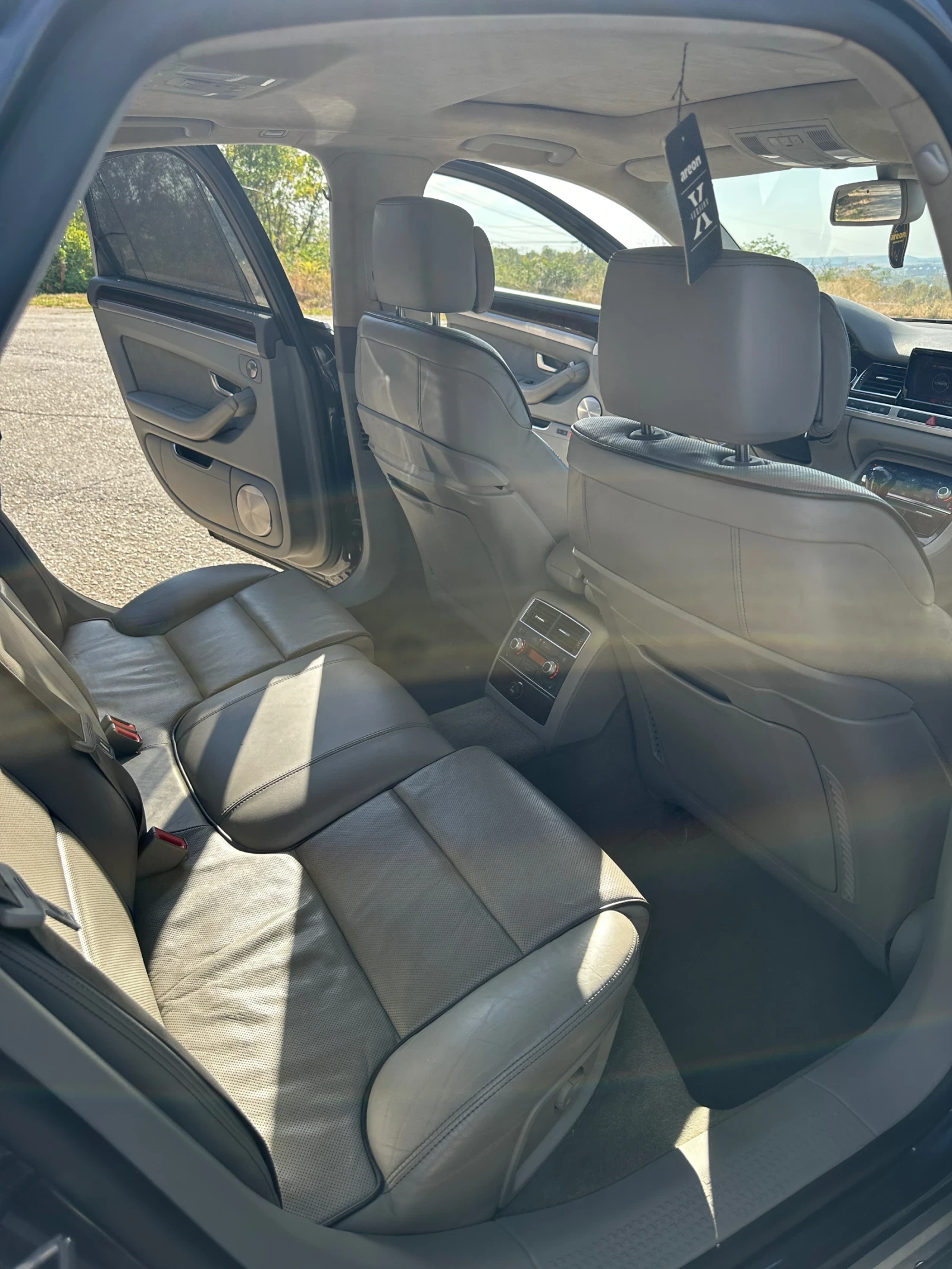 Audi A8 4.2 FSI - изображение 6