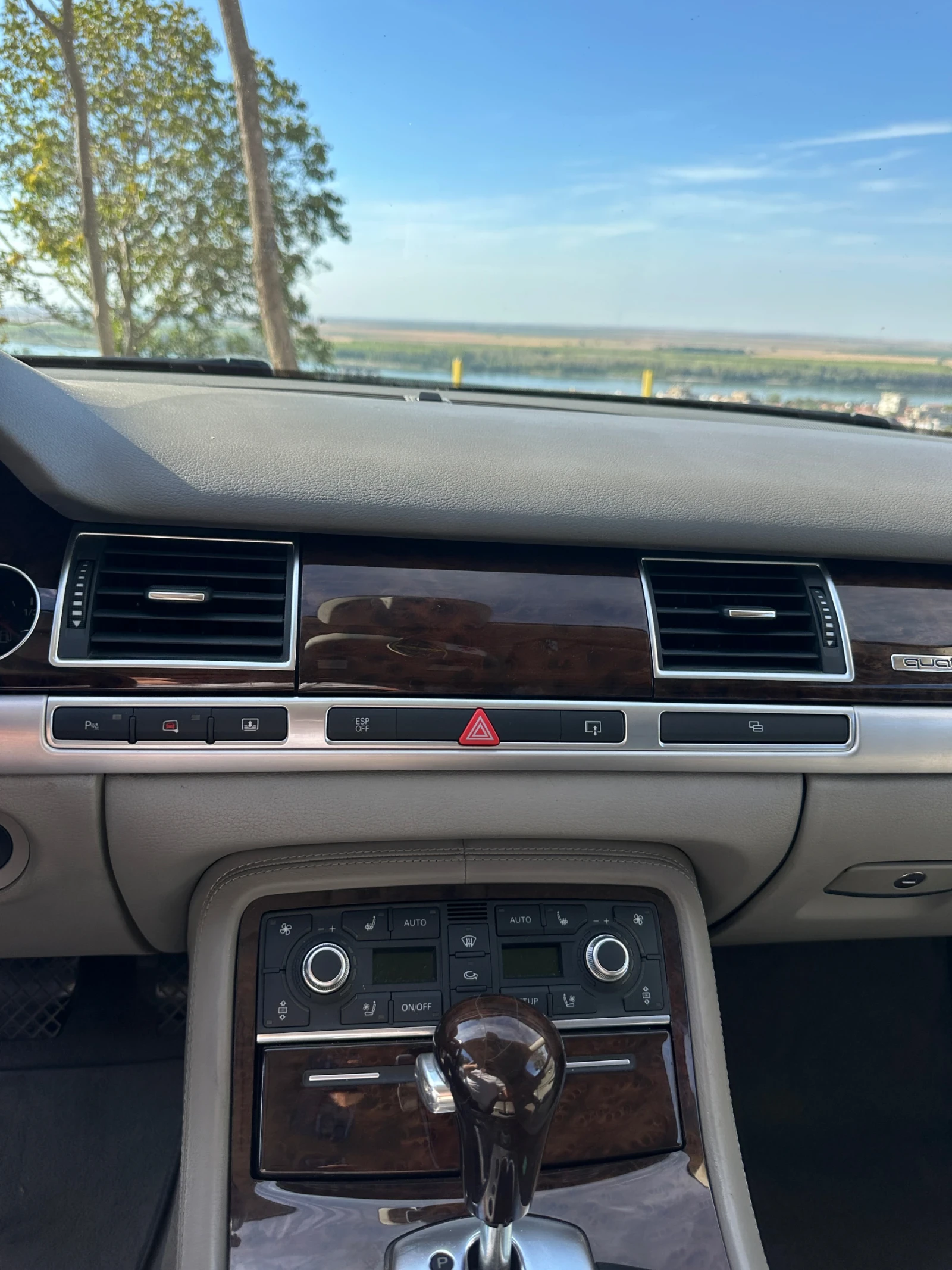 Audi A8 4.2 FSI - изображение 8