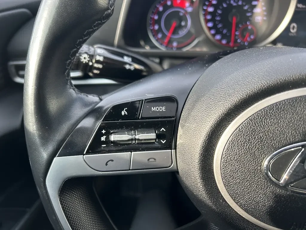 Hyundai Elantra Preferred* Preferred IVT w/Sun & Tech Package - изображение 9