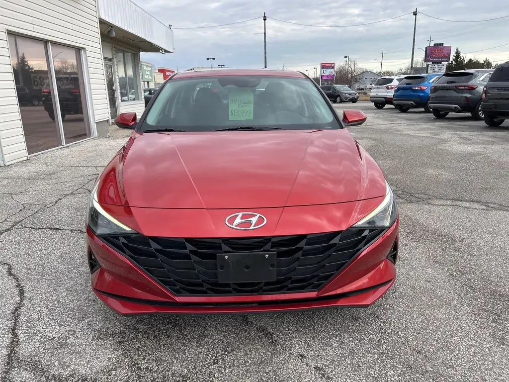 Hyundai Elantra Preferred* Preferred IVT w/Sun & Tech Package - изображение 2