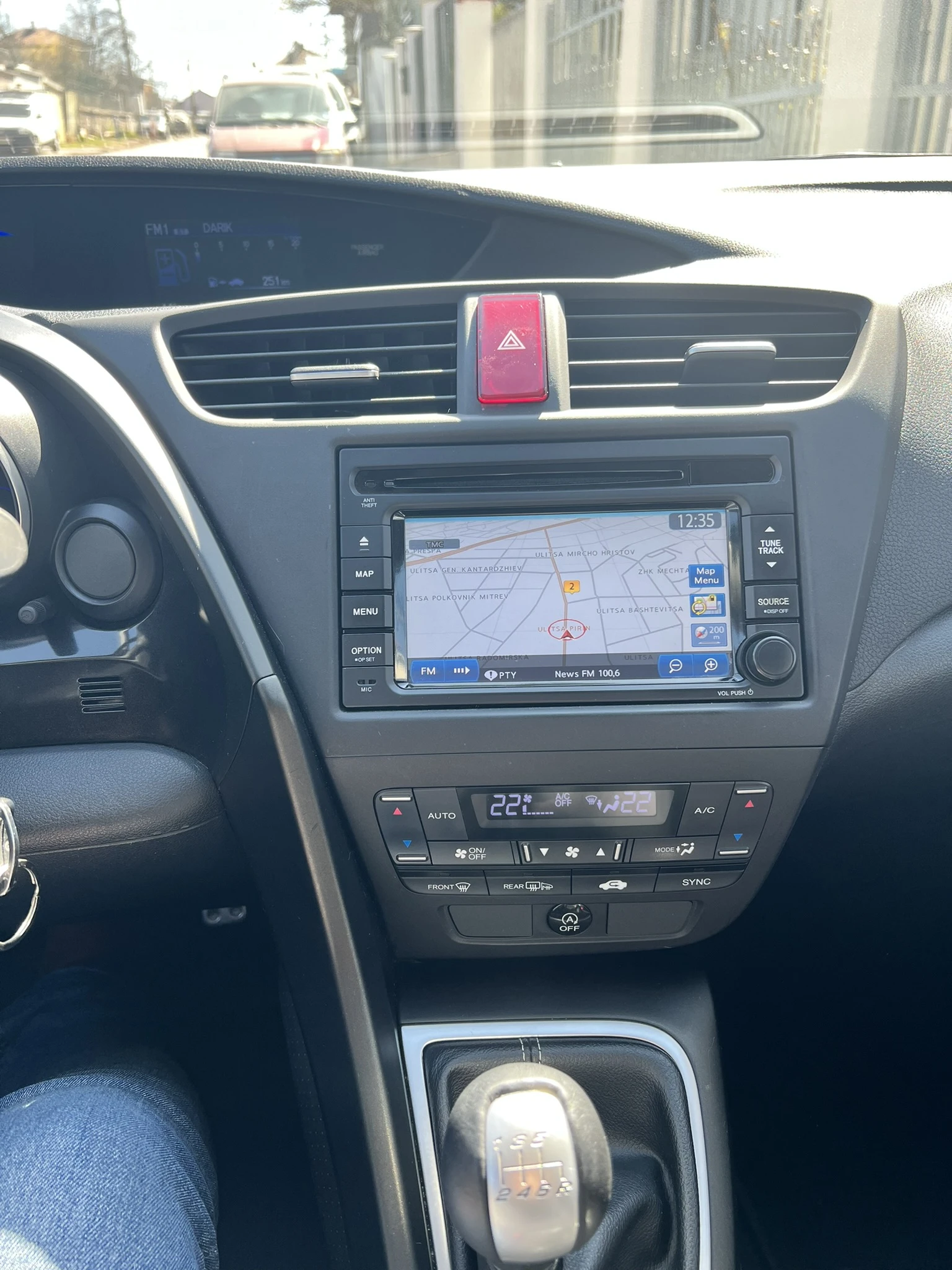 Honda Civic 1.8 i-VTEC Sport, Камера | Michelin 2025, Обслуж, снимка 14 - Автомобили и джипове - 53870206