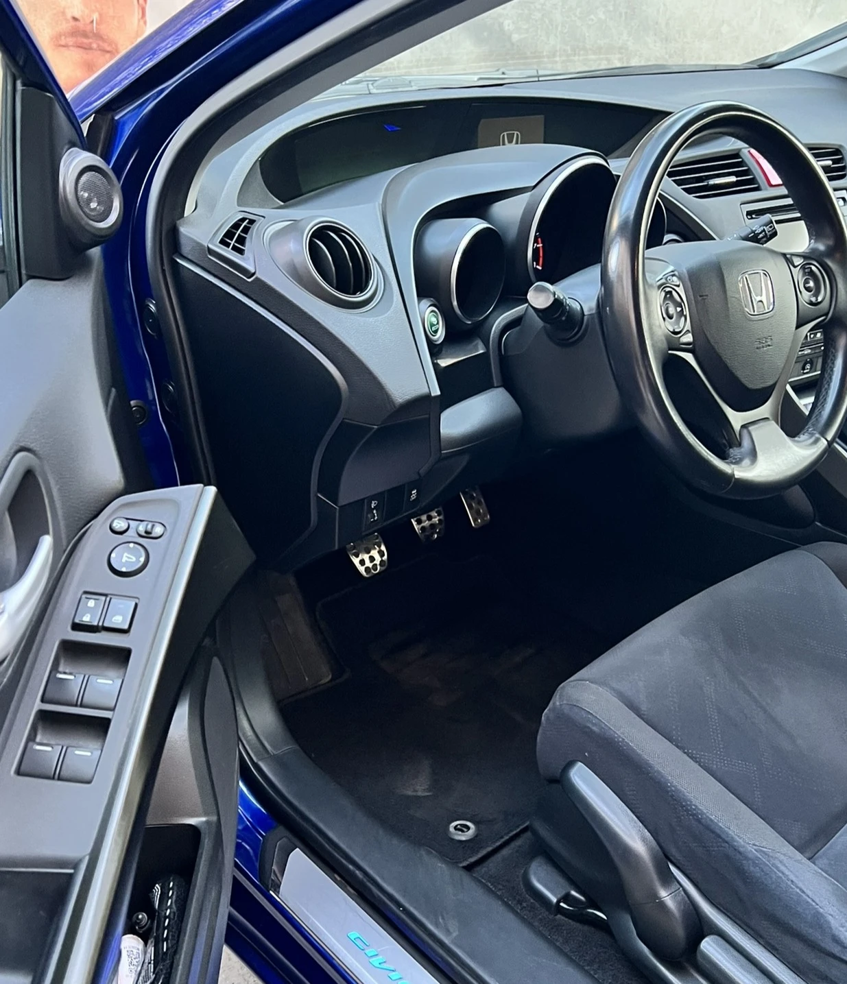 Honda Civic 1.8 i-VTEC Sport, Камера | Michelin 2025, Обслуж, снимка 15 - Автомобили и джипове - 53870206