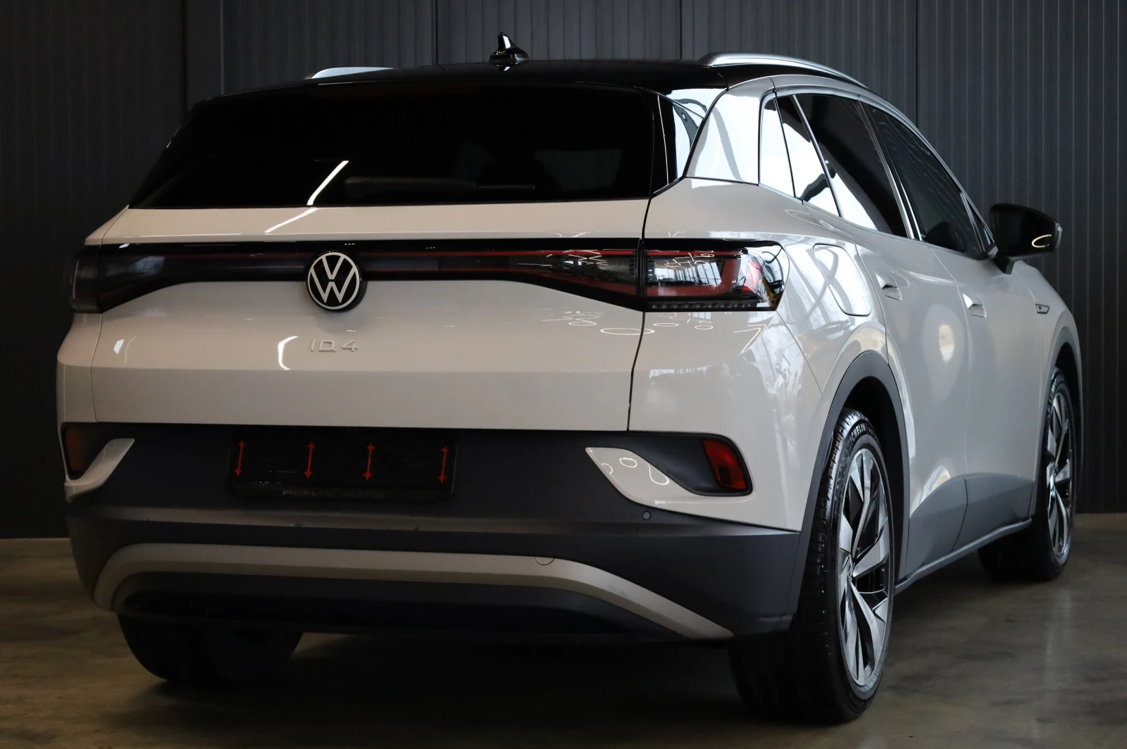 VW ID.4 1-ST EDITION* LED LIGHTS* NAVI* !!!, снимка 8 - Автомобили и джипове - 54078340