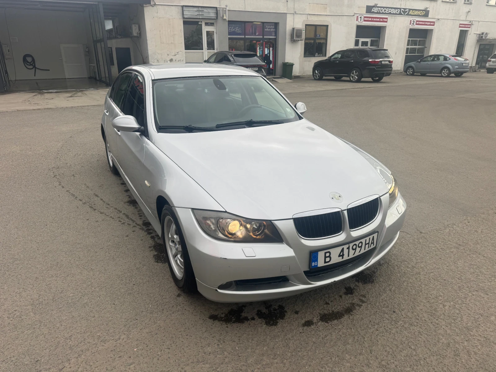 BMW 320 2.0 D 6ск, снимка 9 - Автомобили и джипове - 54543743