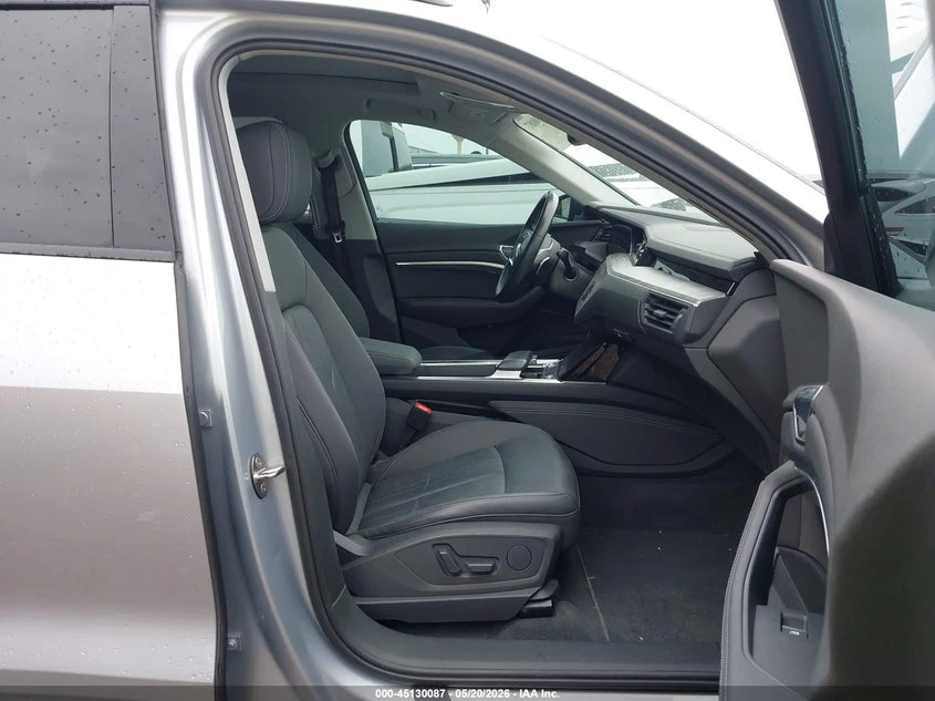 Audi E-Tron Premium Quattro, снимка 5 - Автомобили и джипове - 55240888