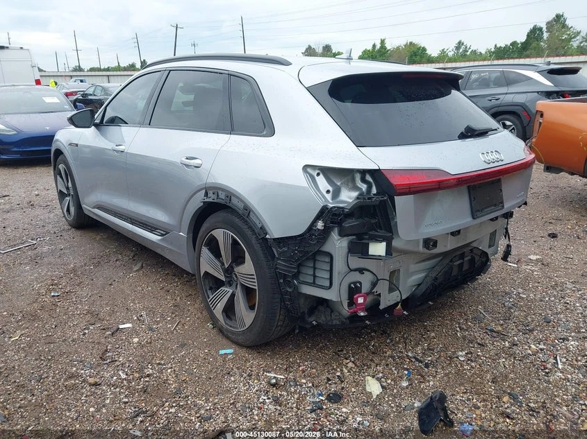 Audi E-Tron Premium Quattro, снимка 3 - Автомобили и джипове - 55240888