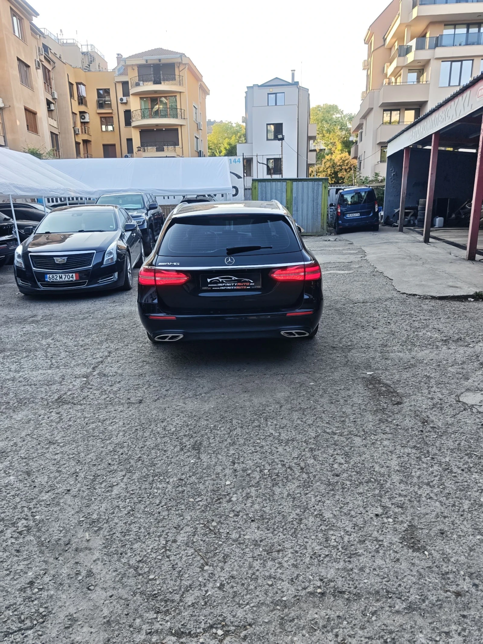 Mercedes-Benz E 220 AMG, ДИГИТАЛ, АМБИЕНТ, КАМЕРА, ПОДГРЕВ, ФУЛ , снимка 6 - Автомобили и джипове - 55480312
