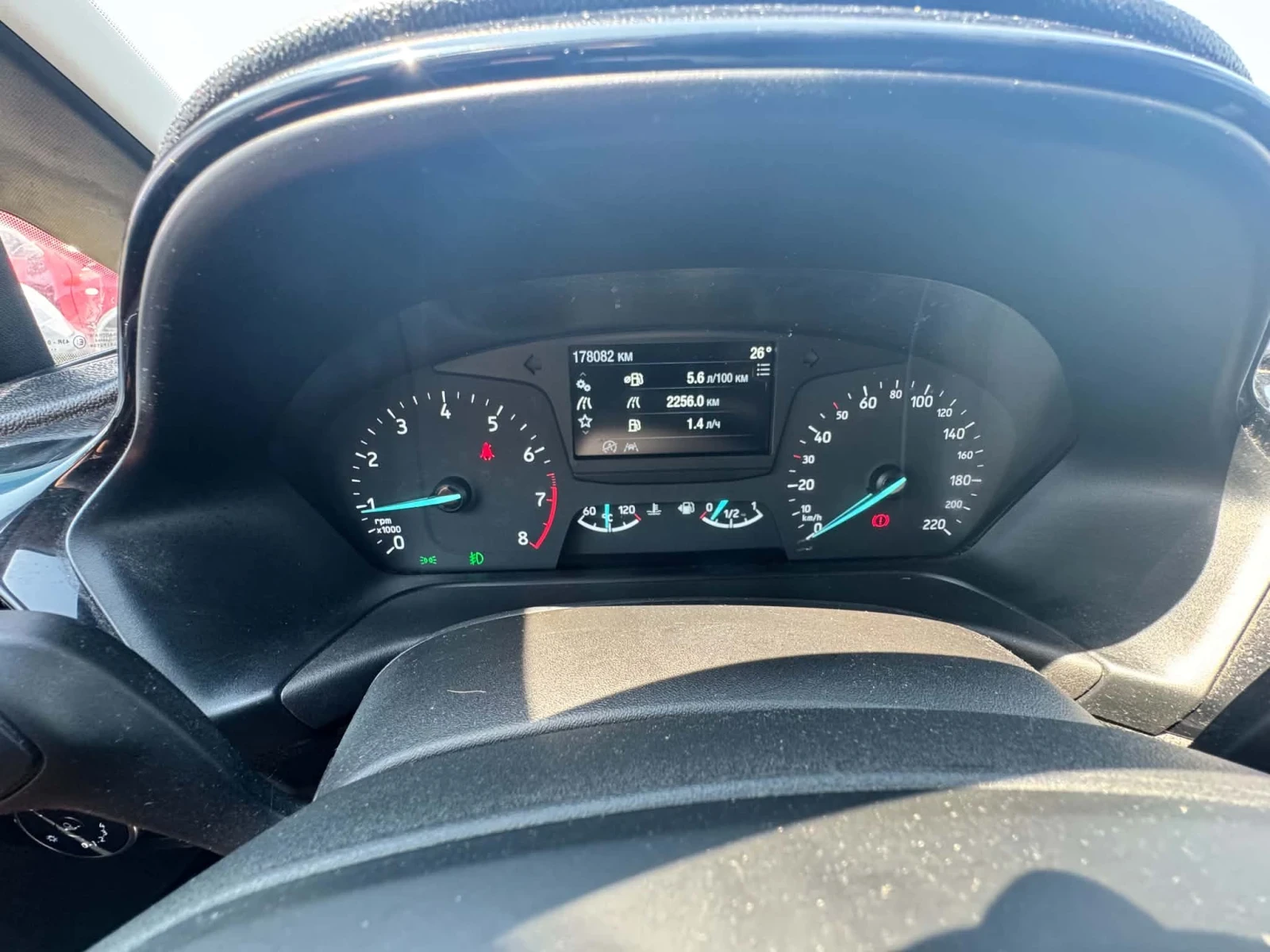 Ford Fiesta 1.0 Turbo, снимка 9 - Автомобили и джипове - 55704602