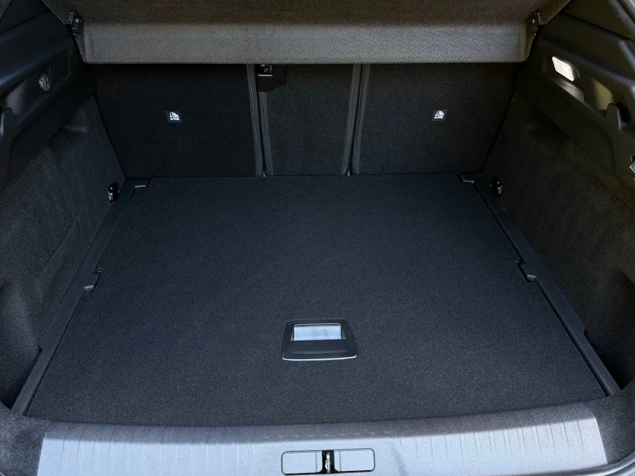Peugeot 3008 HEV/145HP/ALLURE/360/NAVI/CPLAY/LED/KLESS/643q, снимка 11 - Автомобили и джипове - 55802076