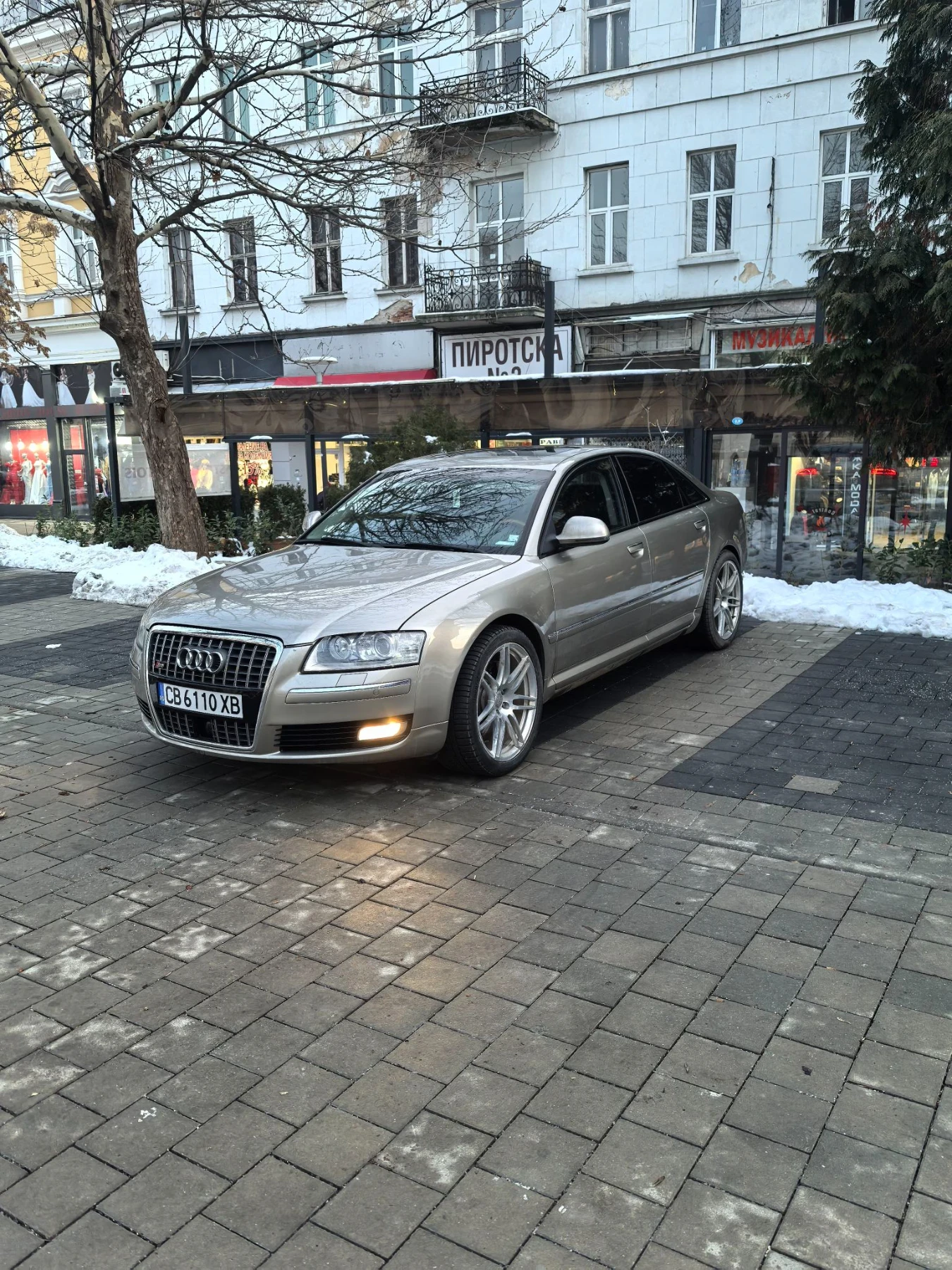 Audi A8, снимка 2 - Автомобили и джипове - 56171200