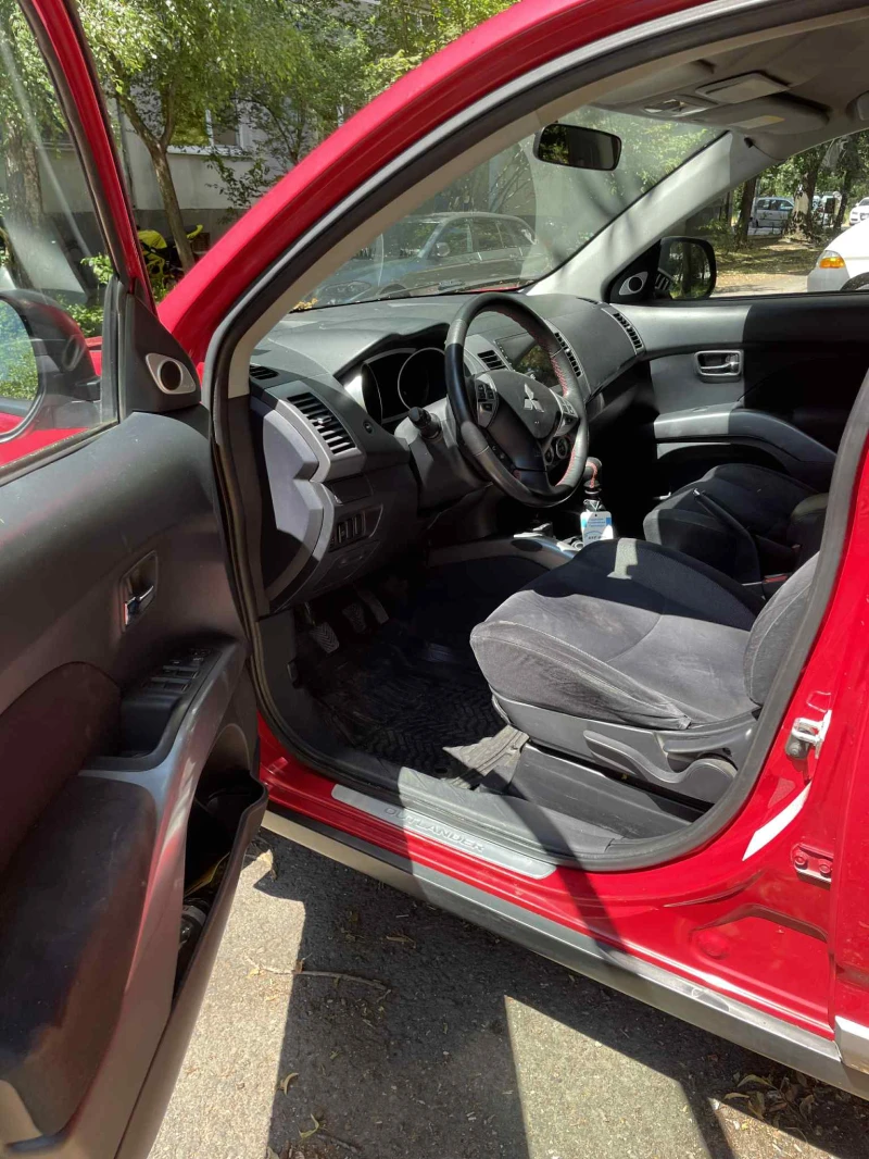 Mitsubishi Outlander, снимка 9 - Автомобили и джипове - 50992787