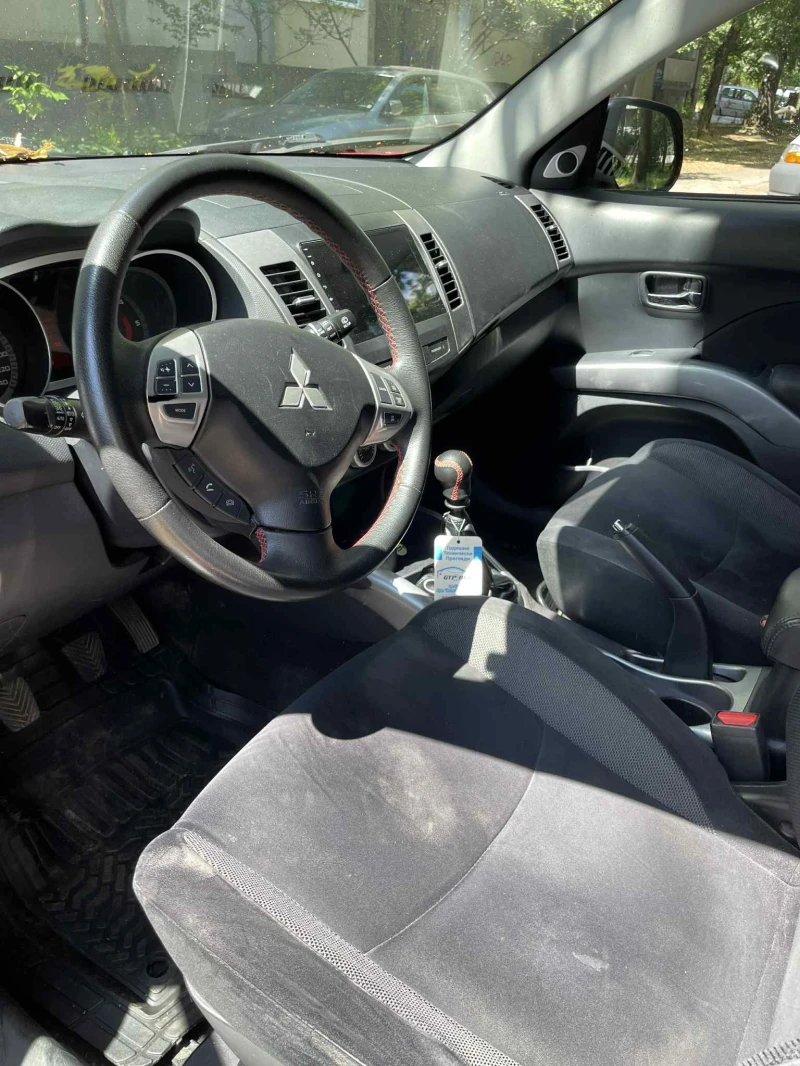 Mitsubishi Outlander, снимка 7 - Автомобили и джипове - 50992787