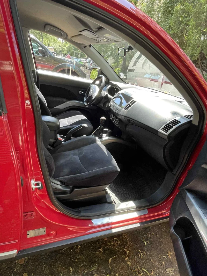 Mitsubishi Outlander, снимка 5 - Автомобили и джипове - 50992787