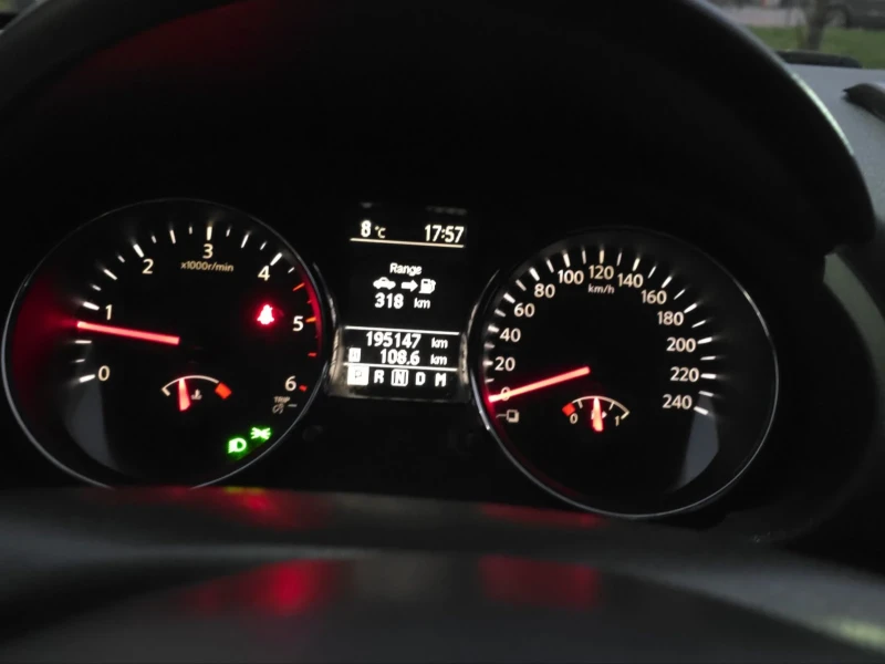 Nissan Qashqai, снимка 3 - Автомобили и джипове - 52596086