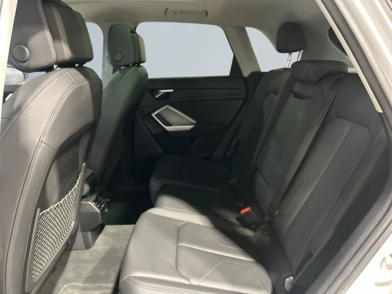 Audi Q3 Q3 quattro 40 TFSI* АвтоКредит* (Цена до БГ) , снимка 12 - Автомобили и джипове - 53376446