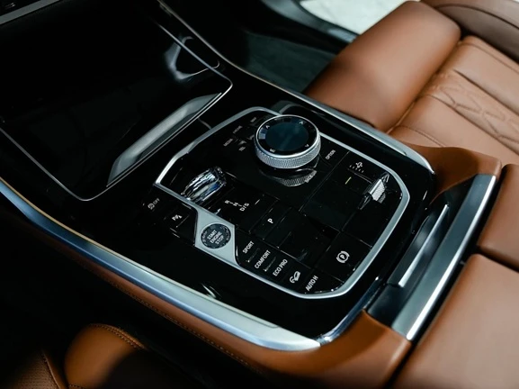 BMW X7 40d xDrive = M-Sport Pro = Exclusive  | Mobile.bg   11